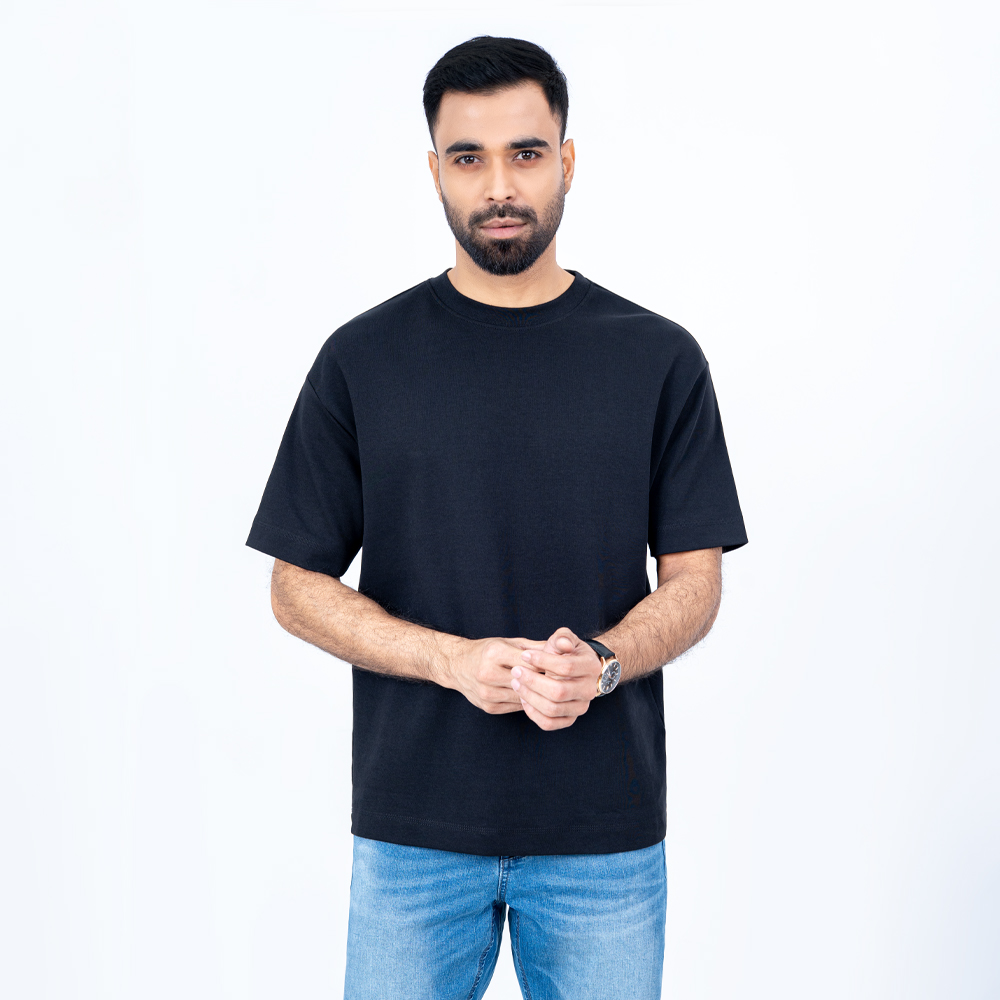 Richman Men’s Relaxed Fit Solid Black T-Shirt